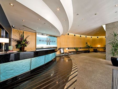 Incredible moden extra large 3 bedroom plus study apartment - Photo 2