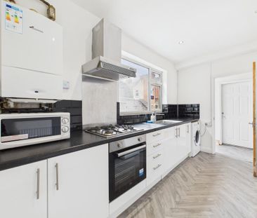 3 bedroom terraced house to rent - Photo 6