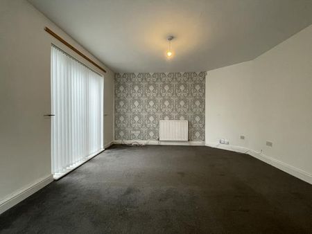 Bournemouth Avenue, Middlesbrough - Photo 2