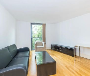 Stadium Mews, Highbury, London, N5 - Photo 3