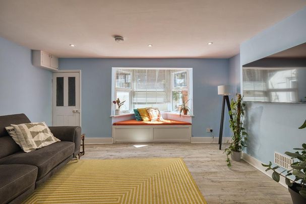 4 bedroom terraced house to rent - Photo 1