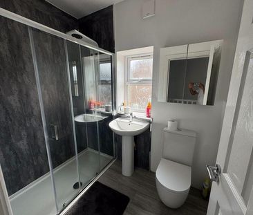 2 bedroom flat to rent - Photo 6