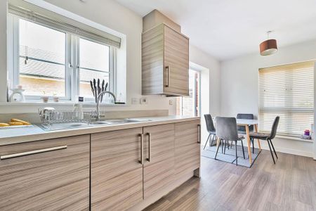 3 bedroom detached house to rent - Photo 5