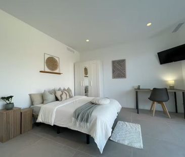 Travessera de Collblanc, L'Hospitalet de Llobregat, Catalonia 08904 - Photo 4