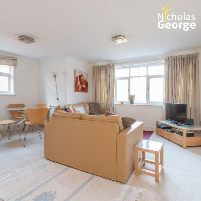 3 bedroom flat to rent - Photo 1