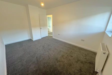 15 Spencer Close, Woking - 3 bedrooms Property for lettings - Seymours - Photo 4