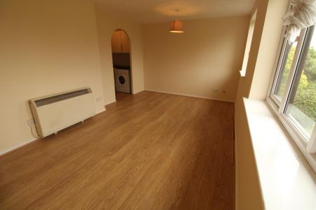 1 bedroom flat to rent - Photo 3