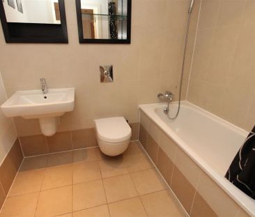 La Salle, Leeds City Centre, LS10 1NG - Photo 5