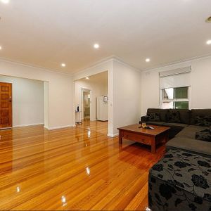 2/102 Broughton Road, Surrey Hills - Photo 2