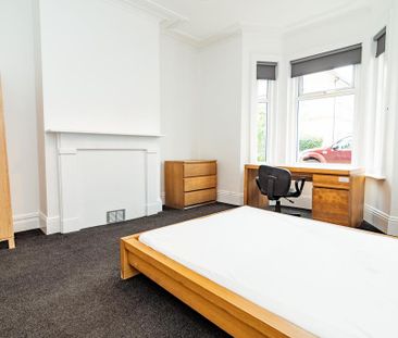 6 bedroom semi-detached house to rent - Photo 3