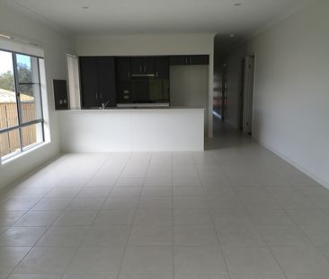 Family Home in Coomera Springs with Several Living Areas and Large ... - Photo 5