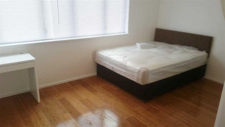 6 bedroom semi-detached house to rent - Photo 4