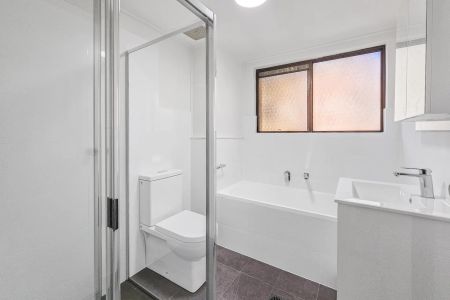 RENOVATED 2 BEDROOM UNIT WITH SPLIT AIR CONDITIONER - Photo 4