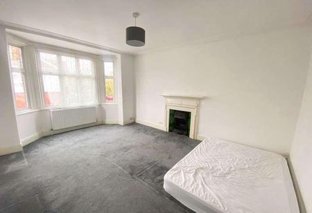 Top Floor Back Room Southdown Road, London, SW20 - Photo 3