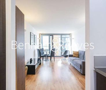 Proton Tower, Blackwall Way, E14 - Photo 1