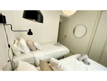 2 room luxury Flat for rent in Marbella, Spain - Photo 4