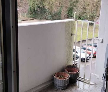 Gepflegte 2 Zimmer Wohnung mit Balkon und Einbauküche in Aachen-Lau... - Foto 1