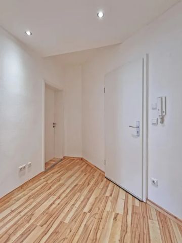 Zentrale und moderne 5-Zimmer-Wohnung mit Balkon - Photo 5