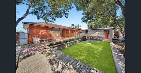 🏡 Retro Charm Meets Modern Convenience – Your New Home Awaits! 🏡 - Photo 4