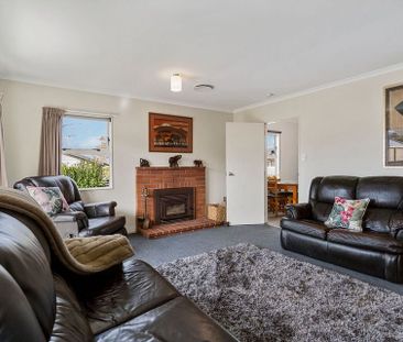 Charming Mt Wellington 3BR Home - Photo 6