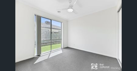 Family Home in Cascades – Convenient Location Opposite Scenic Wetlands - Photo 4