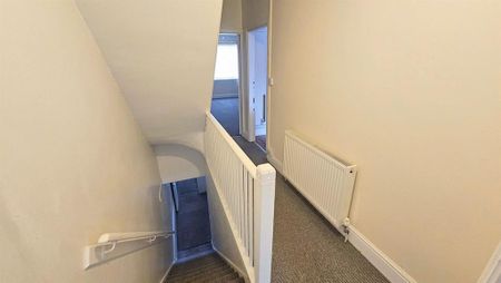 2 bedroom duplex to rent - Photo 4