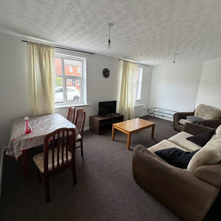 2 Bed Flat, Chorlton Road, M15 - Photo 1