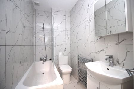 2 Bed Flat, Crescent Road, E13 - Photo 5