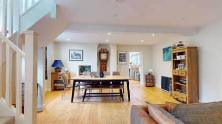 3 bedroom semi-detached house to rent - Photo 4