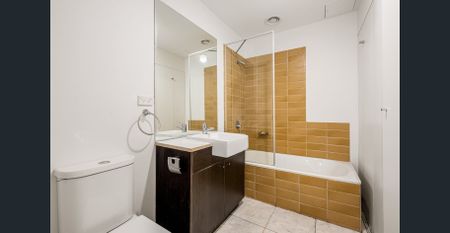 Contemporary Warehouse-Style Living in a Boutique Building - Photo 5