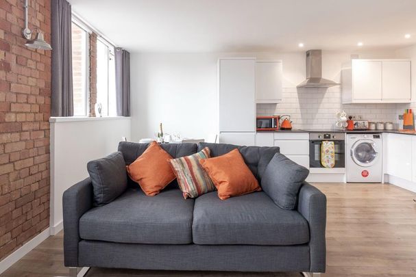 2 bedroom flat to rent - Photo 1