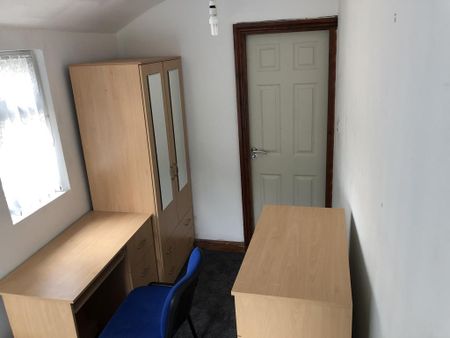 7 bedroom detached house to rent - Photo 3