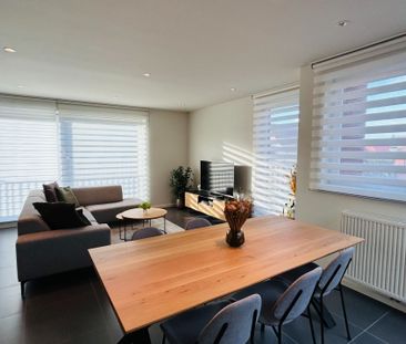 Prachtig en centraal gelegen appartement met 1 slaapkamer, terras e... - Photo 1