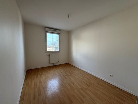 Location Appartement 4 pièces 75m² - Photo 4