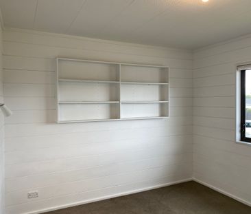 Three bedrooms plus study - Photo 3