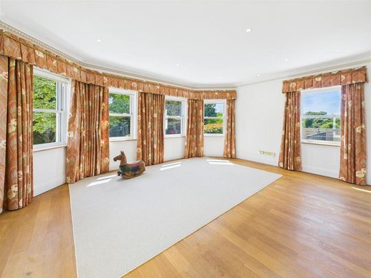 5 bedroom detached house to rent - Photo 1