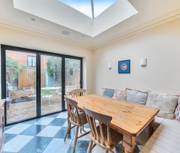 4 bedroom semi-detached house to rent - Photo 3