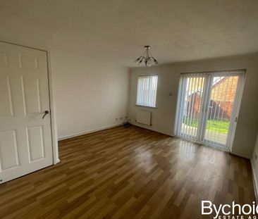 2 bedroom end of terrace house to rent - Photo 4