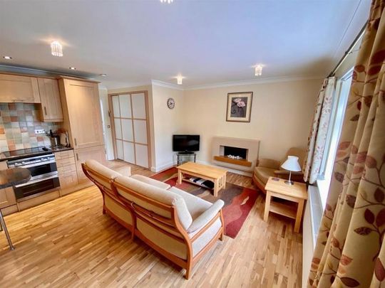 1 Bedroom Apartment To Let - Photo 1