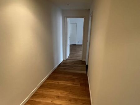 Gezellig appartement met 1 slaapkamer, lift, nieuwe badkamer en aparte keuken op de grote markt - Foto 3