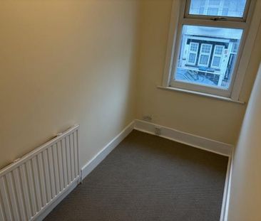 4 bedroom terraced house to rent - Photo 5