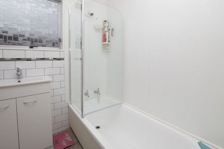 Charming Fitzroy 2BR house with North facing Deck - Photo 4