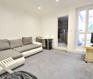 Brighton Road, Reading, RG6 - Photo 1