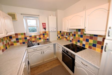 2 bedroom Flat in Flat 3, Leeds - Photo 2