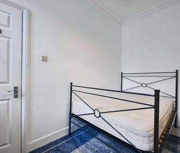 Belgrave Gardens, St John's Wood, NW8 - Photo 1