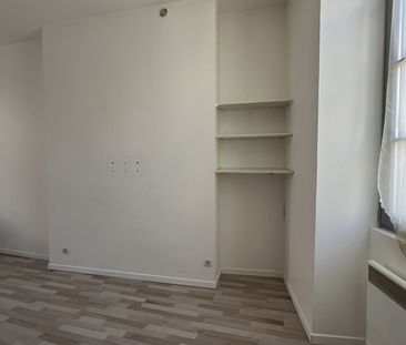 Studio lumineux avec cuisine équipée – Centre d’Avallon - Photo 1