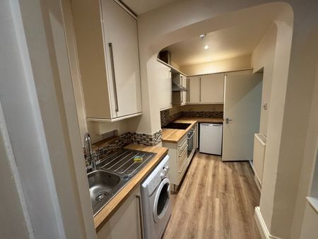 1 Bed Flat, Brunswick Terrace, BN3 - Photo 5