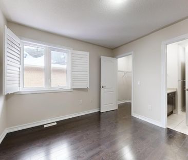 For Lease - 224 Aspenwood Drive, Newmarket, Ontario - Photo 6