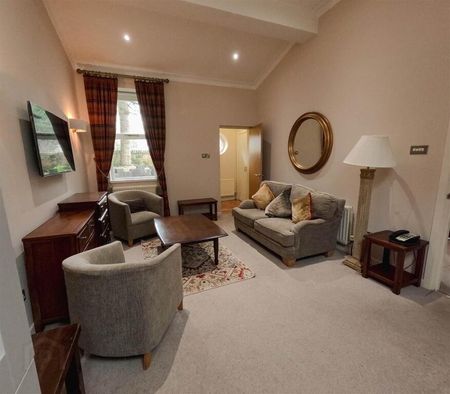 Serviced Apartment, 10 Stag Lodge Apartments, Cultra, Holywood, BT18 0EX - Photo 3