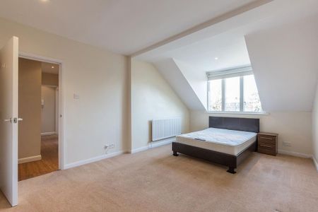 3 bedroom flat to rent - Photo 3